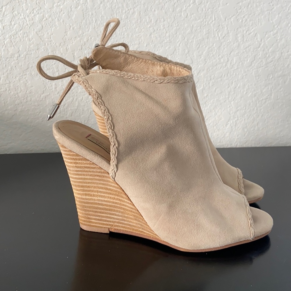 Kristen Cavallari Chinese laundry wedges